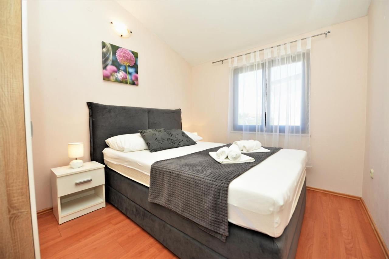 Apartment Lavender Vir Exterior foto